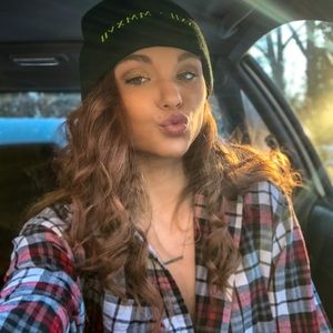 Meet your Posher, Abbie